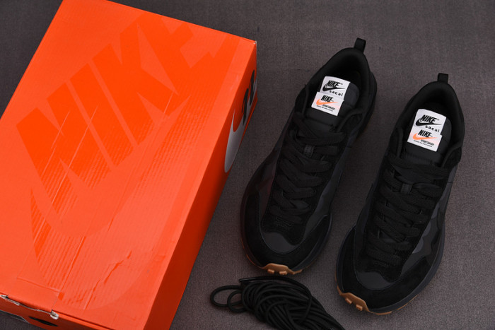 nike vaporwaffle sacai black gum - dd1875-001