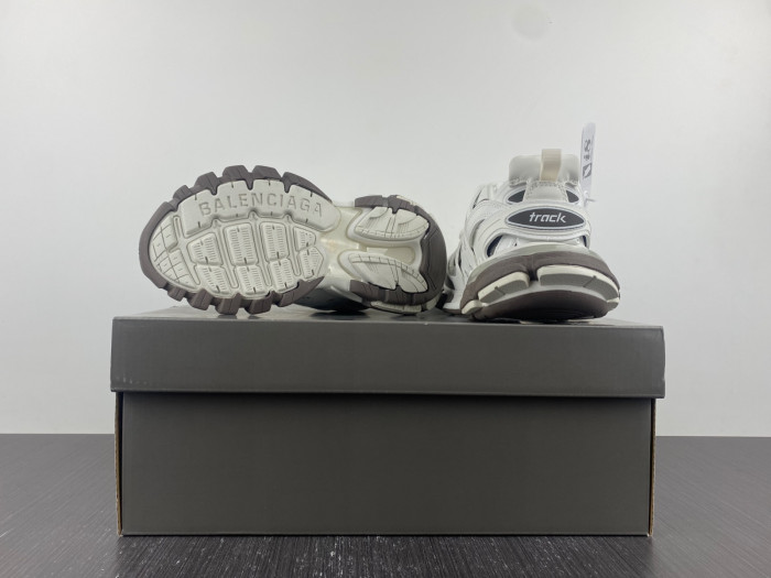 Ba*len*cia*ga track 3.0