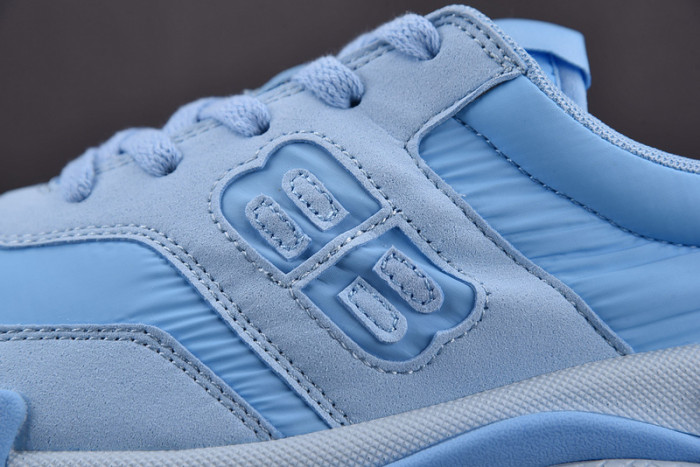 Ba*len*cia*ga triple s