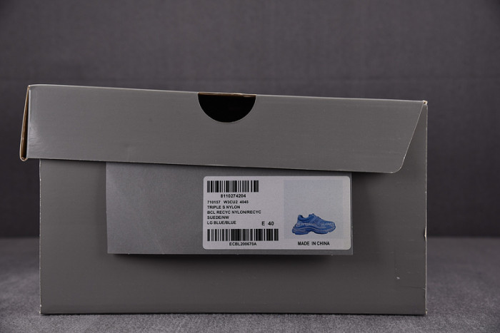 Ba*len*cia*ga triple s