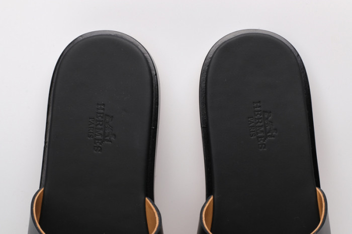 herm*s  slippers