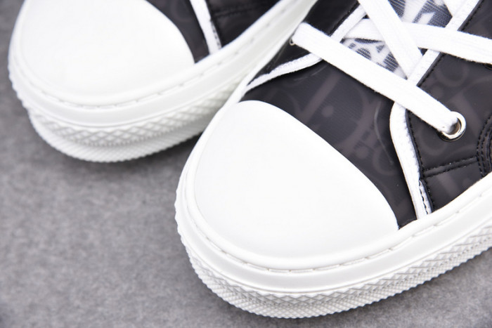 d10r b23 oblique high top sneaker