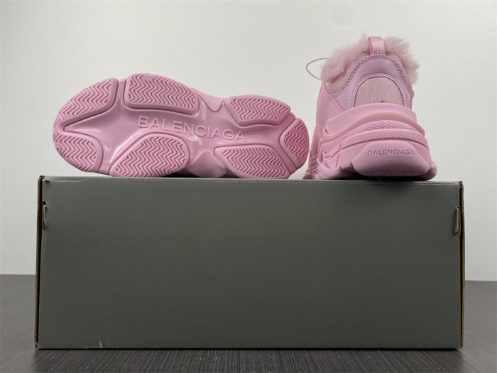 blcg sneaker triple.s.