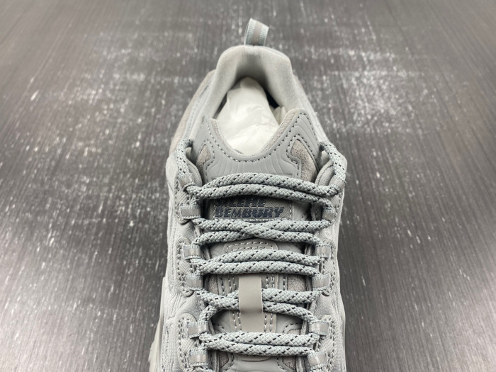 moncler trailgrip gtx