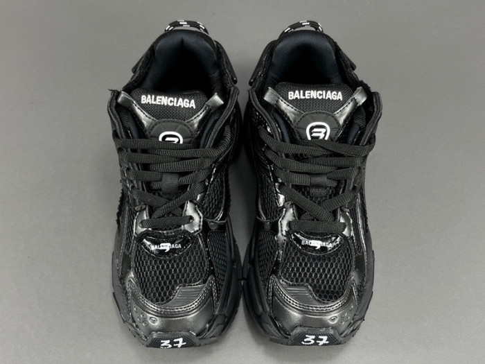 Ba*len*cia*ga -runner