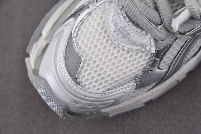 Ba*len*cia*ga -runner