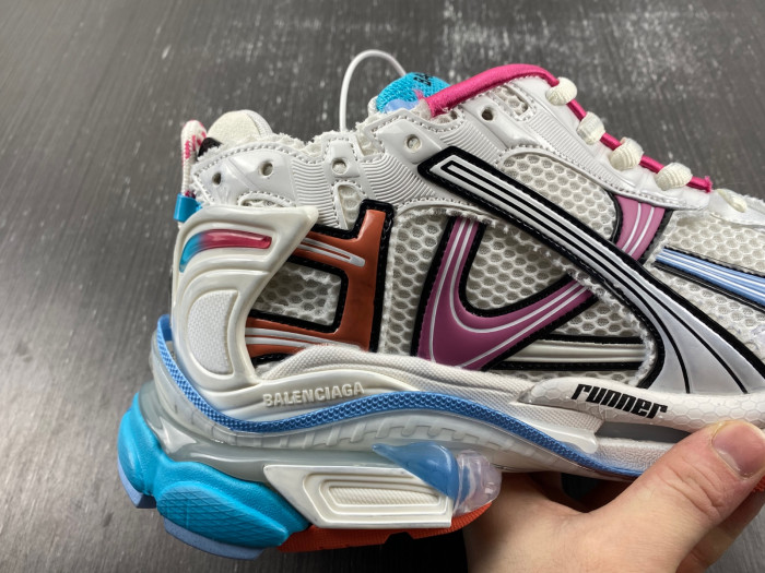 Ba*len*cia*ga -runner