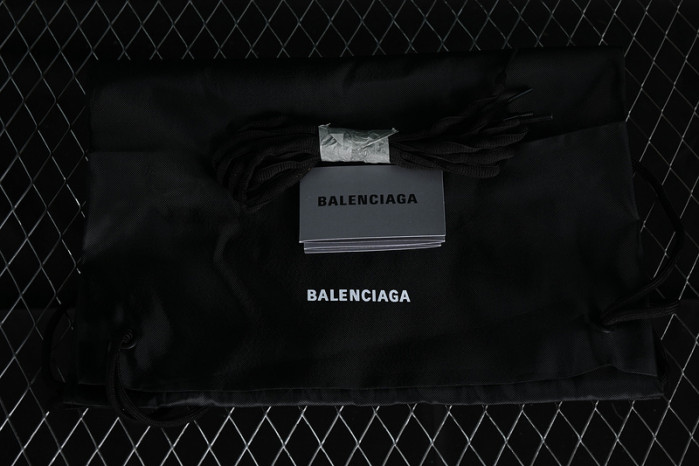 Ba*len*cia*ga -runner