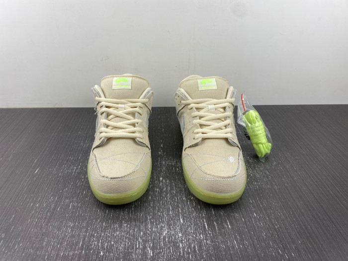 nike sb dunk low “mummy” dm0774-111