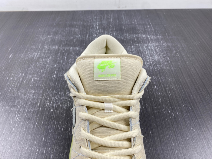 nike sb dunk low “mummy” dm0774-111