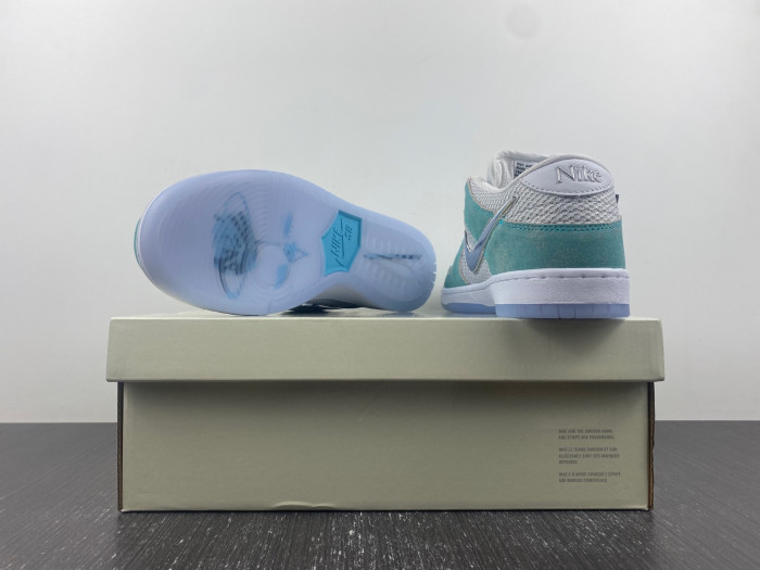 nike sb dunk low april skateboards fd2562-400