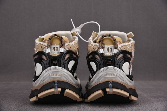 Ba*len*cia*ga -runner