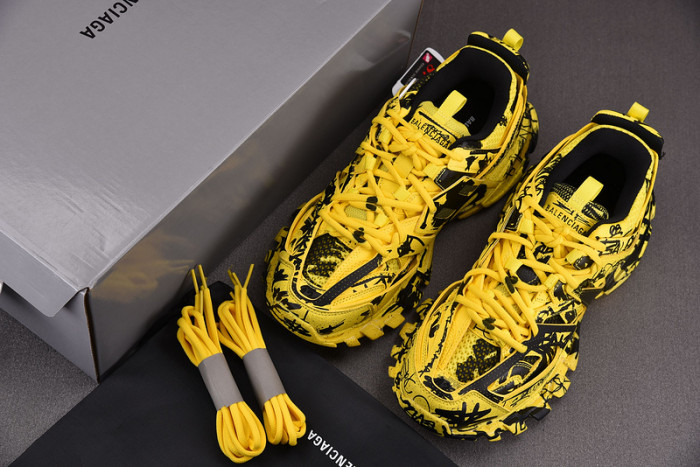 Ba*len*cia*ga track 3.0