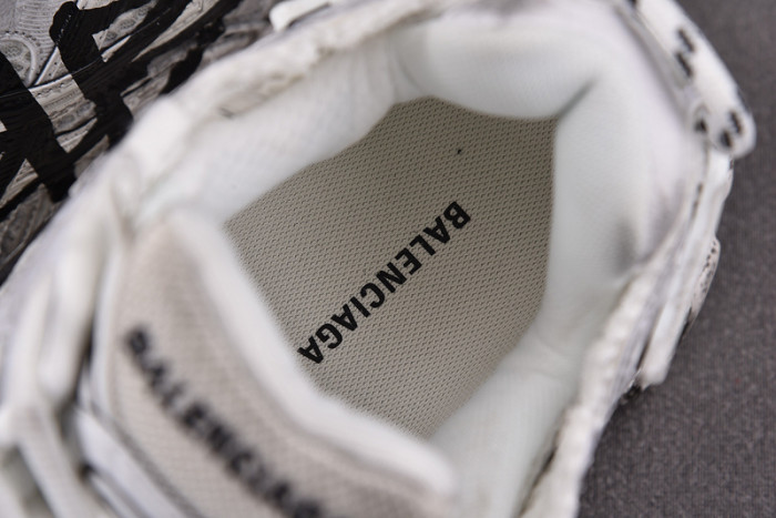 Ba*len*cia*ga -runner