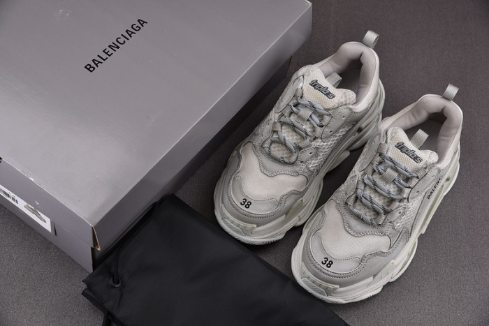 blcg sneaker triple.s.