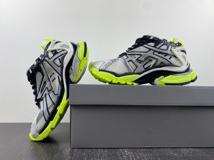 Ba*len*cia*ga -runner