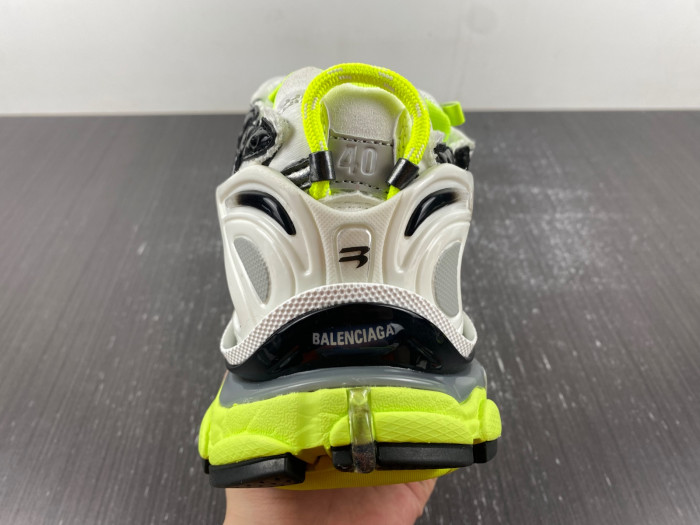 Ba*len*cia*ga -runner