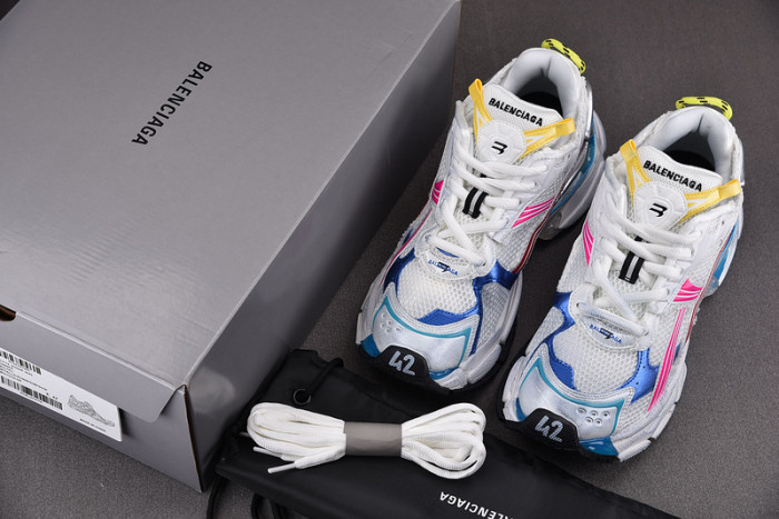 Ba*len*cia*ga -runner