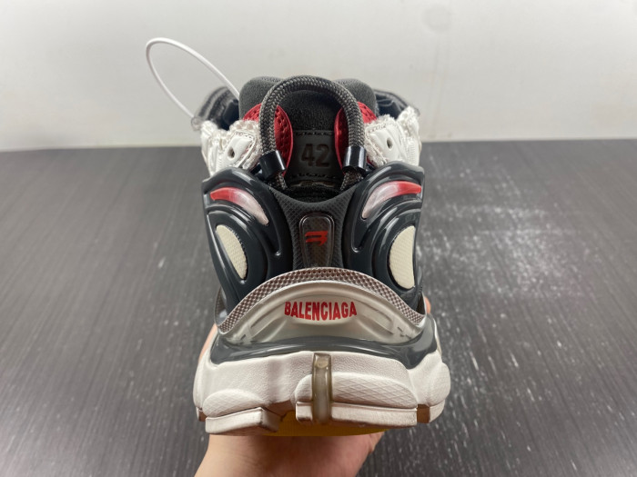 Ba*len*cia*ga -runner