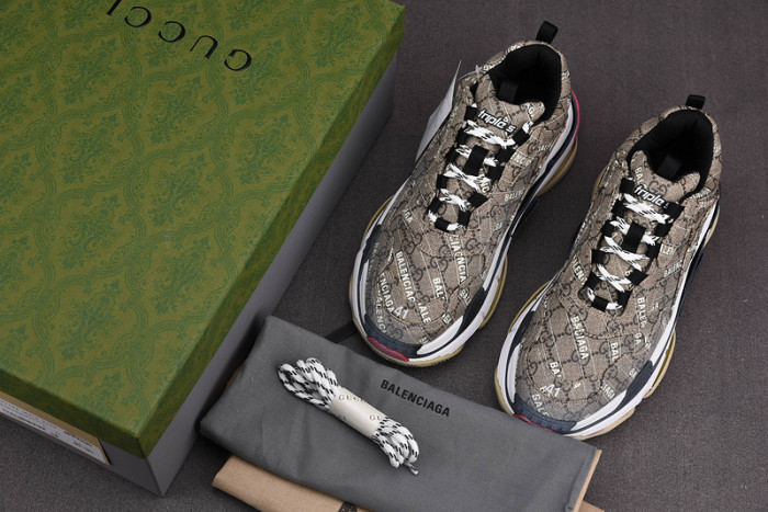 blcg sneaker triple.s.