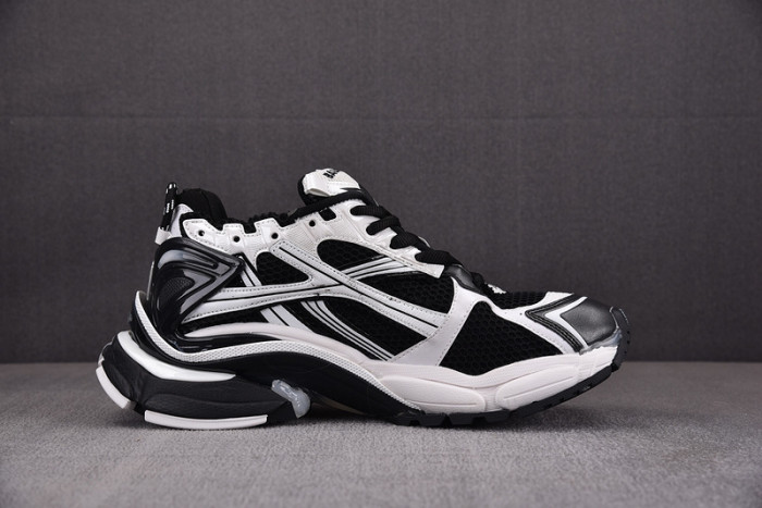 Ba*len*cia*ga -runner