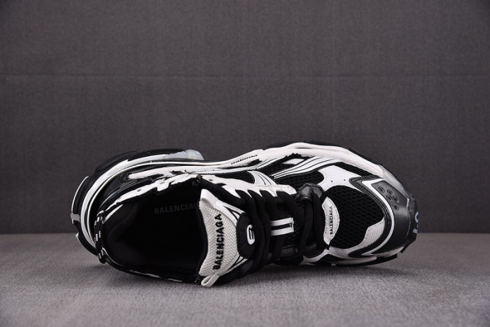 Ba*len*cia*ga -runner