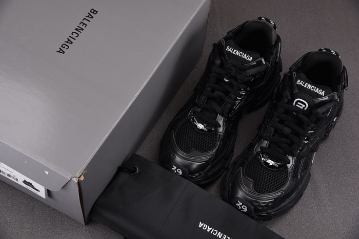 Ba*len*cia*ga -runner